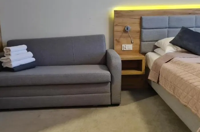 Czarna Gora 107 Apartment 3*